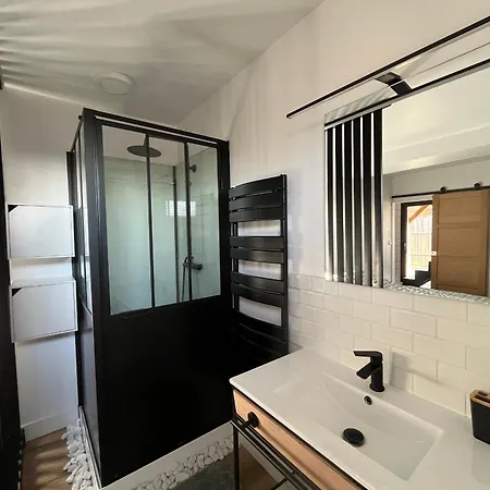 Holiday home Belle Maison De 4 Au Bord Du Canal A Cazaux - Fr-1-319-598
